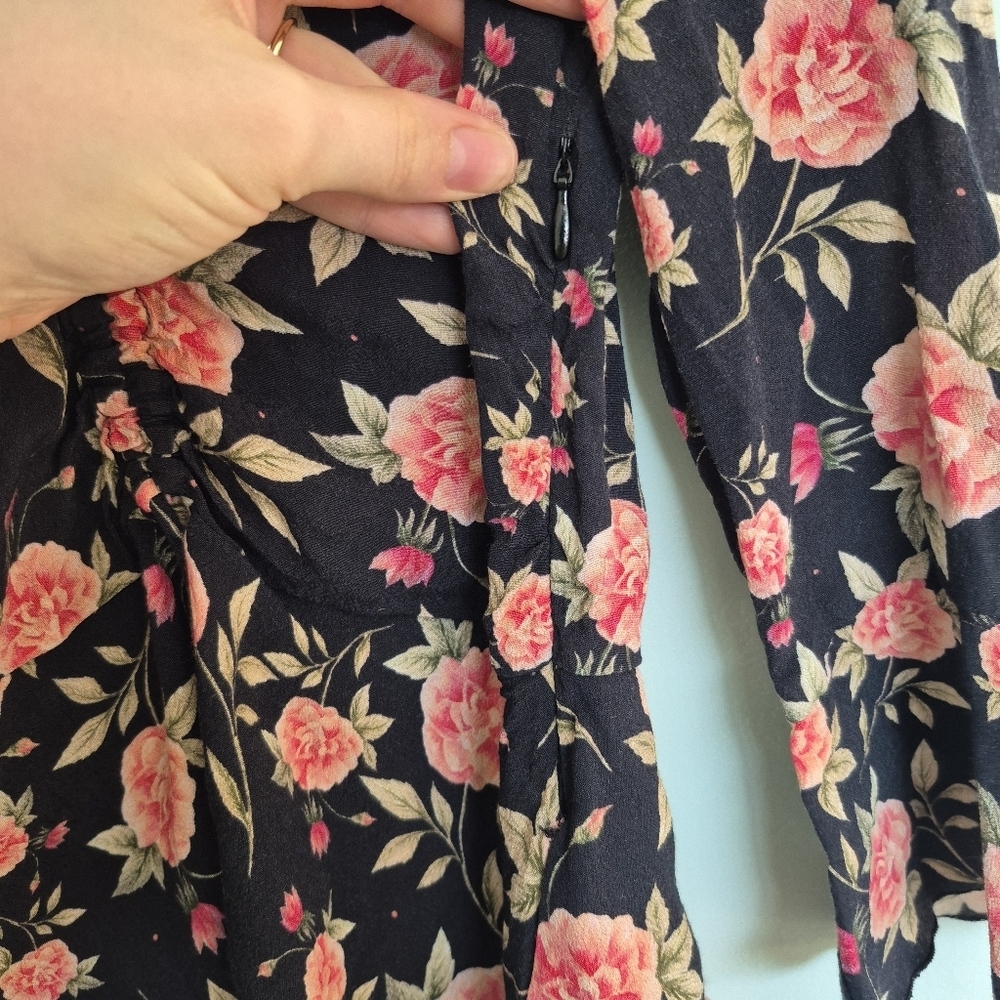 Zara Woman's Feminine Black Cropped Floral Ruched Peplum Blouse Size Small - Picture 5 of 6